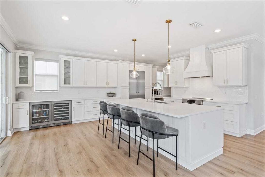 Property photo 1 of 31