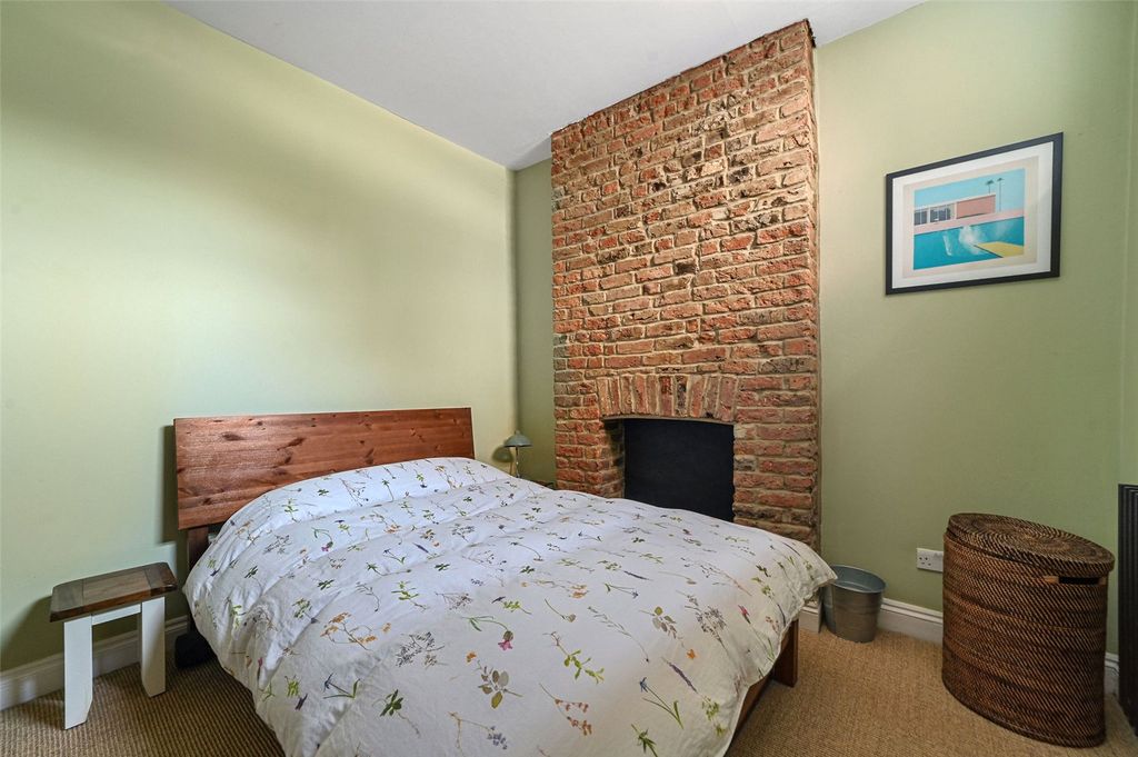 Property photo 3 of 24 Bedroom 1