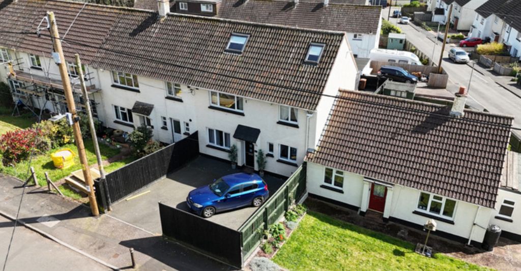 Property photo 1 of 32