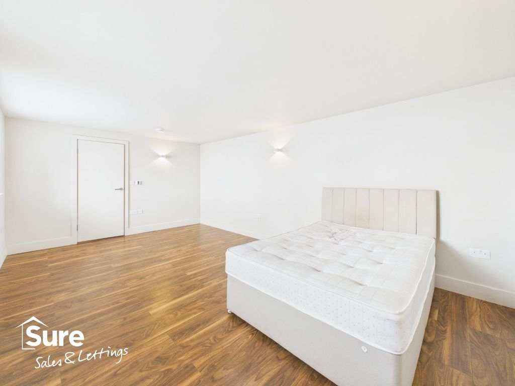 Property photo 2 of 17 5691991