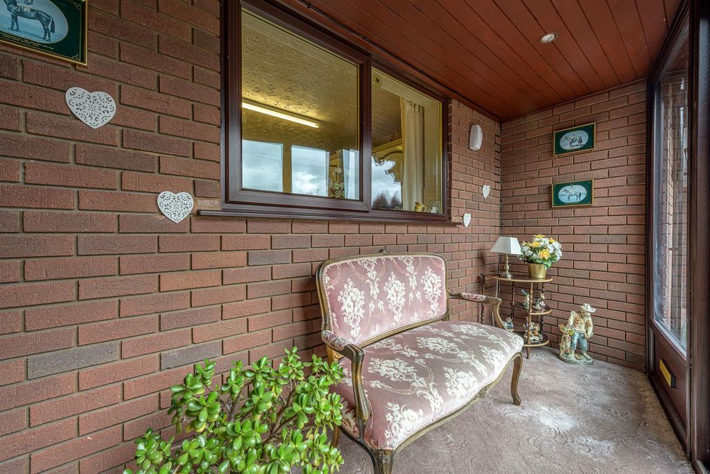 Property photo 3 of 33