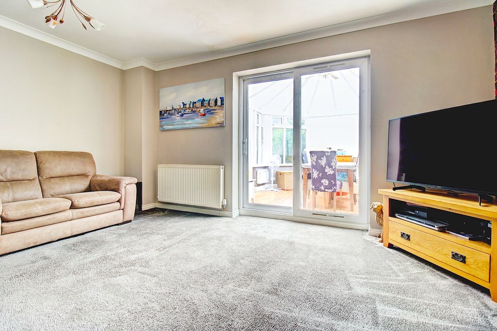 Property photo 3 of 17 Lounge (Alt View)