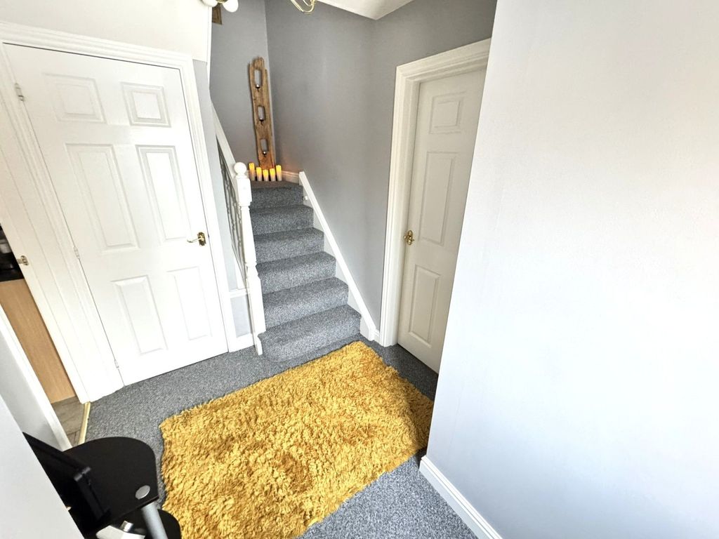 Property photo 3 of 35