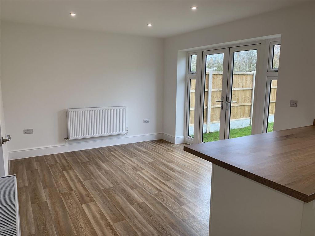 Property photo 3 of 23 Dining Area.Jpg
