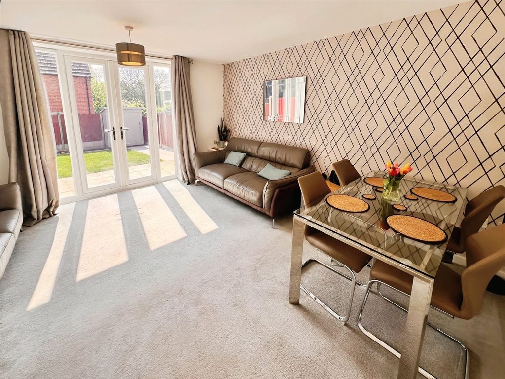 Property photo 2 of 17 Lounge/Diner