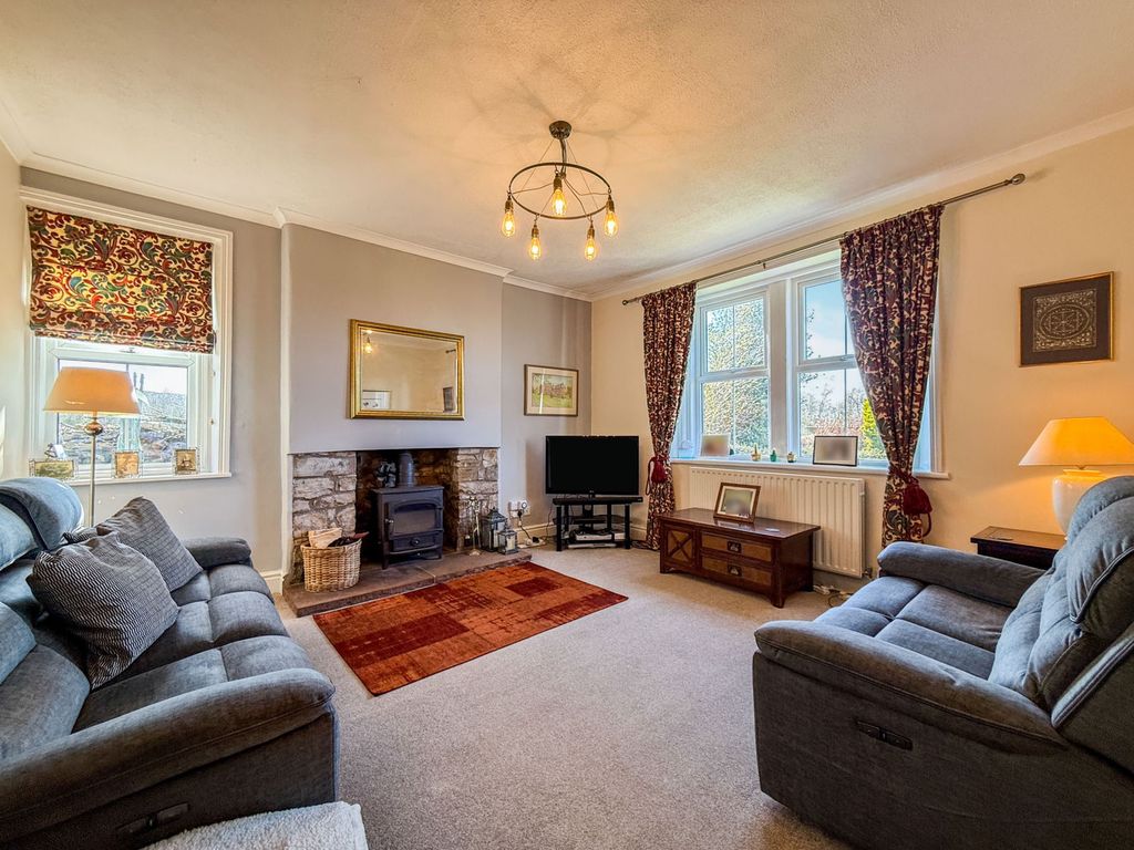 Property photo 3 of 32