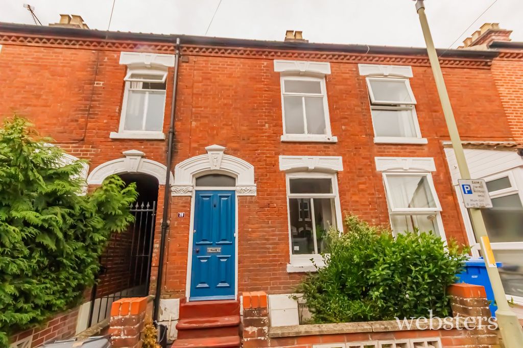 Property photo 1 of 12