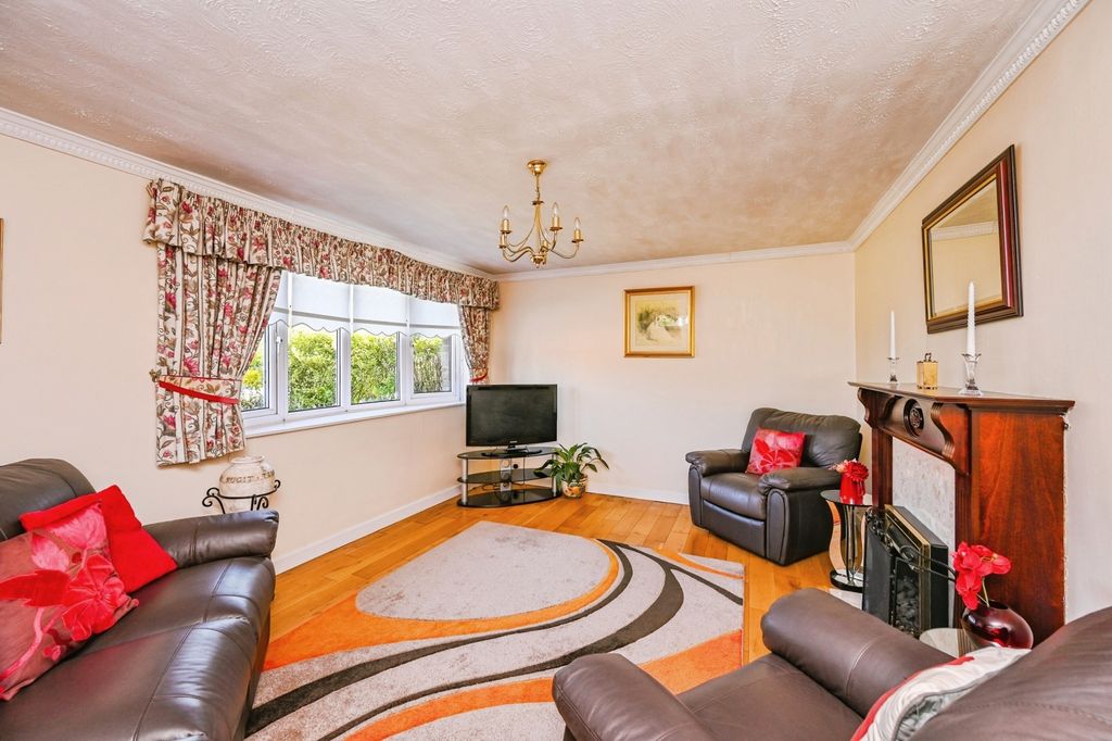 Property photo 3 of 15 Pbox-Img.Jpg