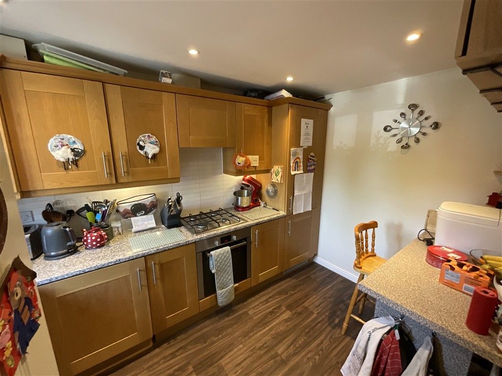 Property photo 3 of 6 Kitchen