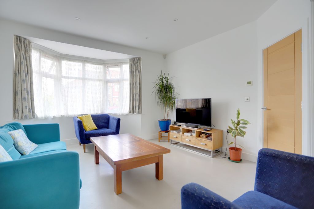 Property photo 3 of 15 Img_0557-Img_0559