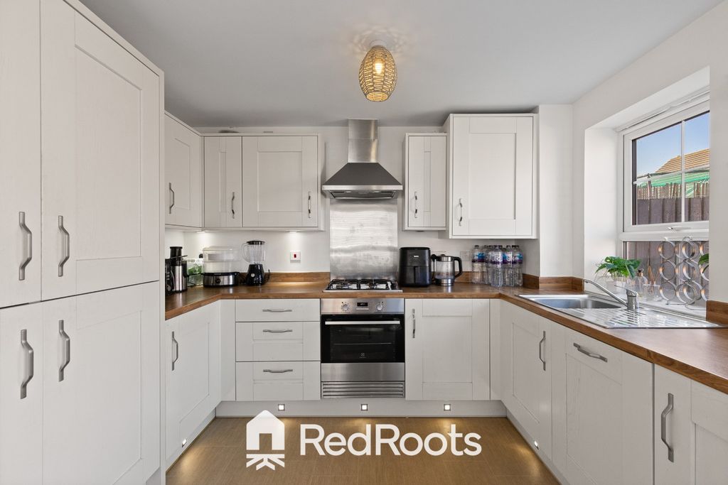 Property photo 3 of 24 4918152