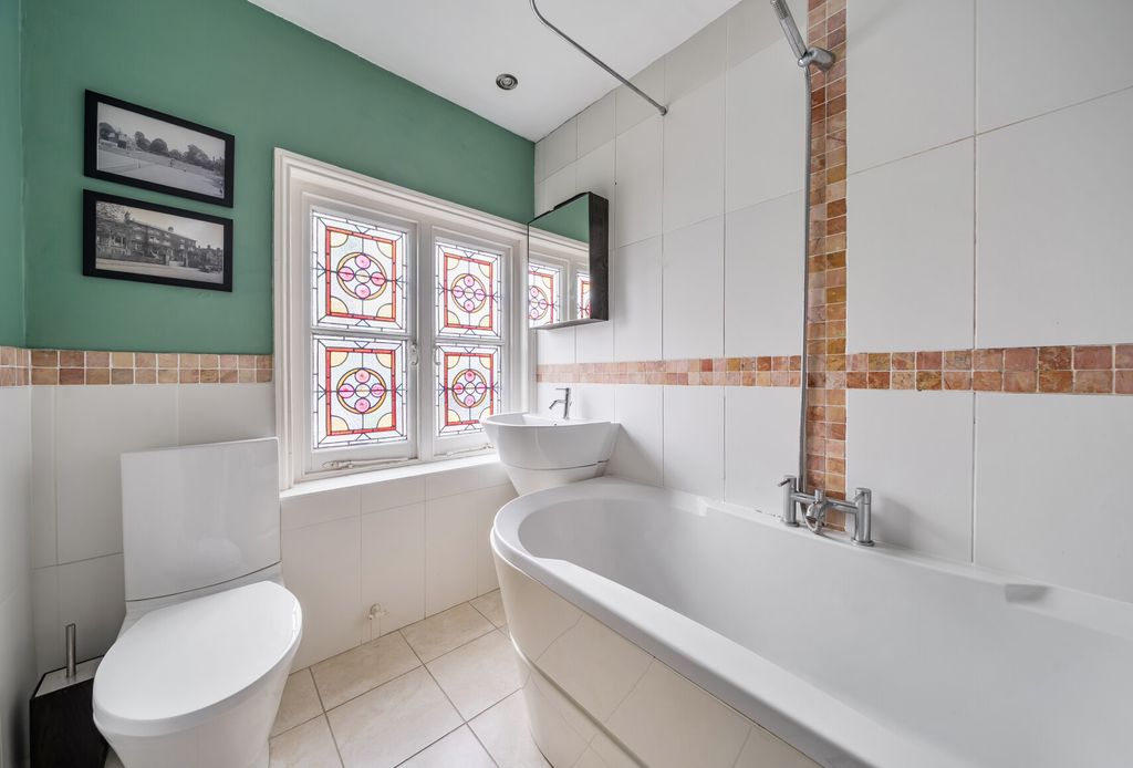 Property photo 3 of 10 1376346-15-6911Bf...