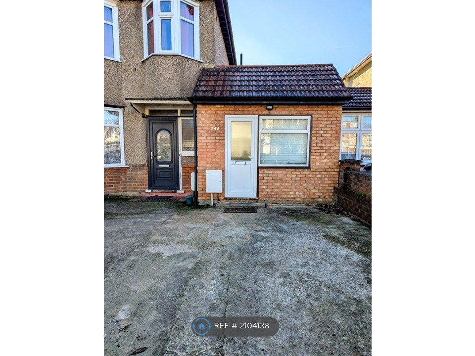 Property photo 1 of 7 Front Of Ground Floor Flat With Off Road Parking