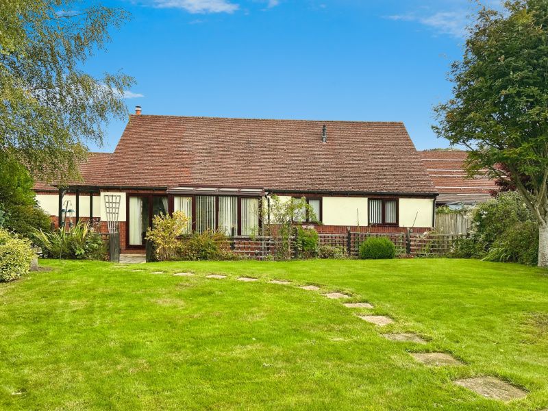 Property photo 1 of 11 Detached Bungalow