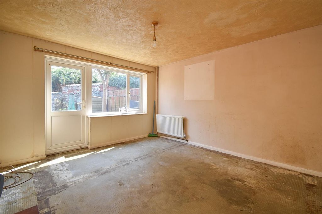 Property photo 3 of 14 Living Room