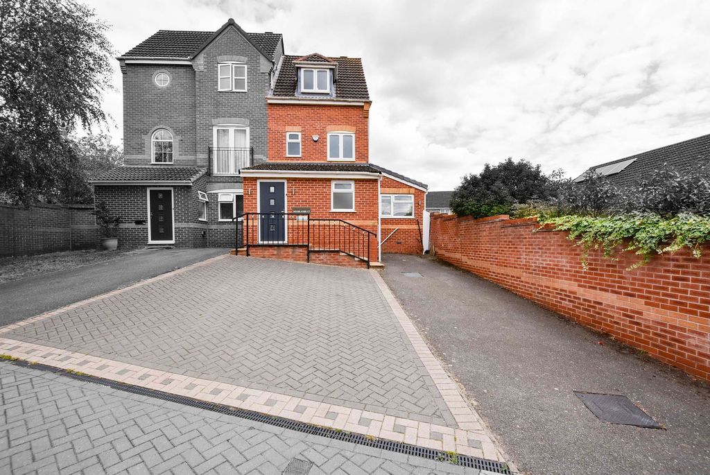 Property photo 1 of 35