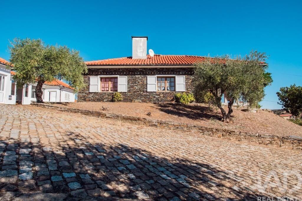 Property photo 1 of 28