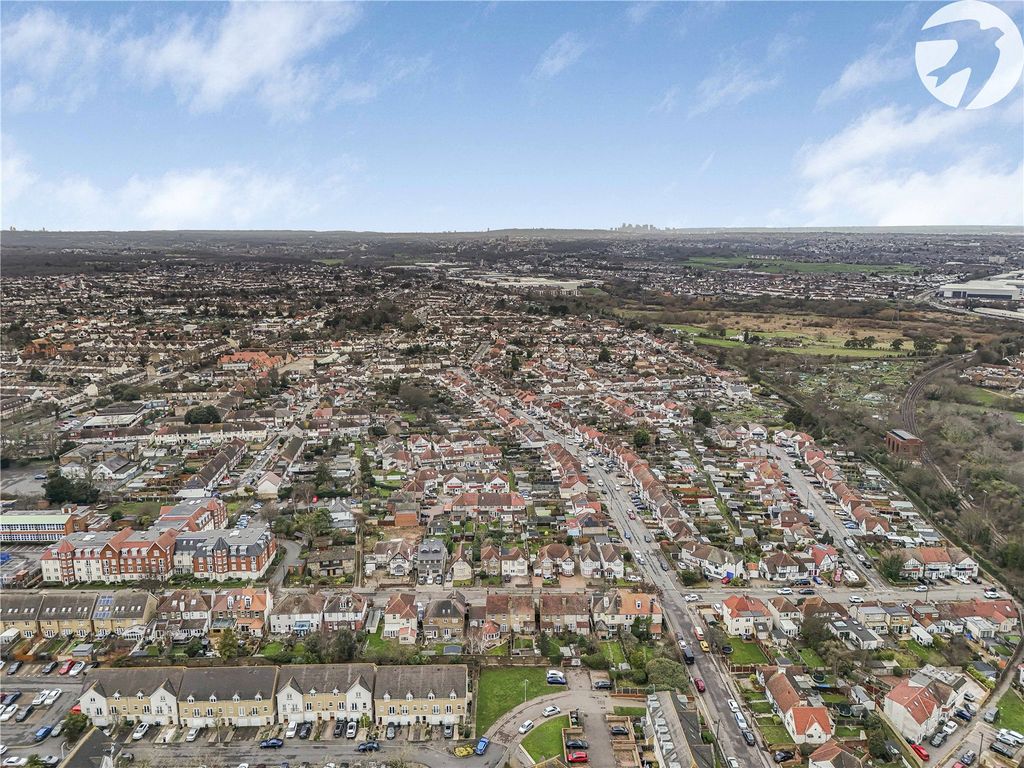 Additional image 25 of 5 bed detached house for saleKing Edward Avenue, West Dartford, Kent DA1