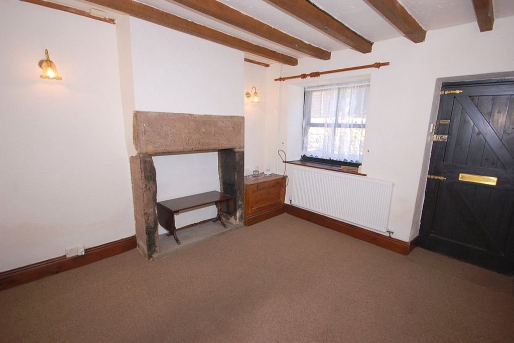 Property photo 3 of 8 Lounge