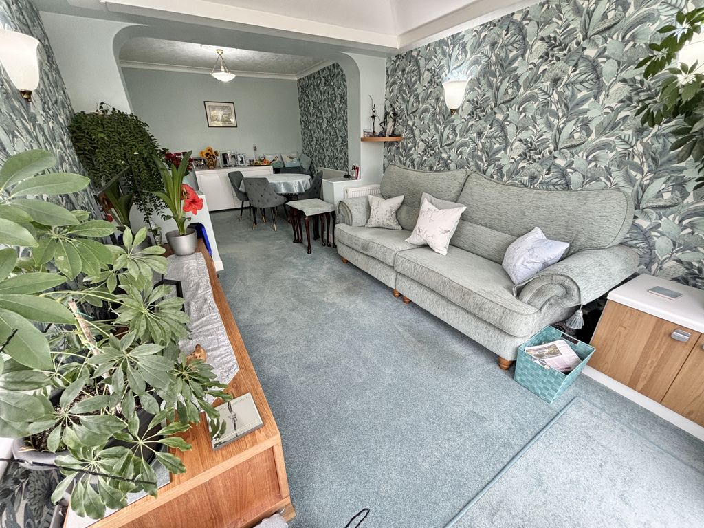 Property photo 2 of 34