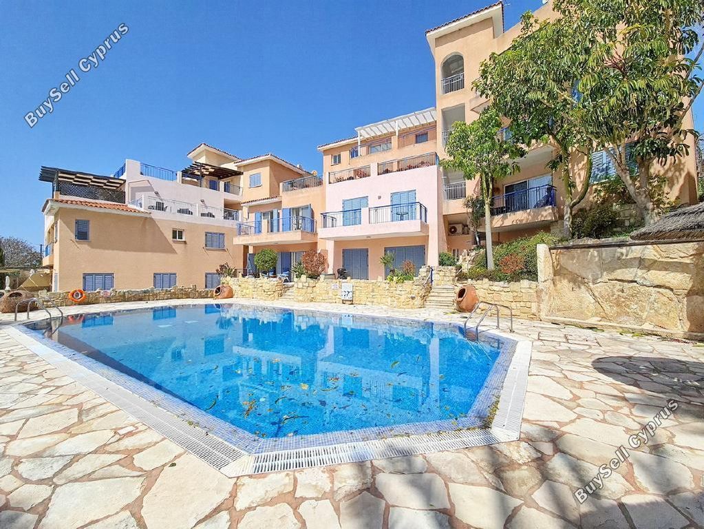 Property photo 2 of 12