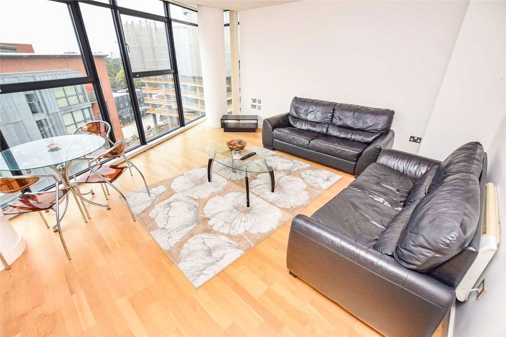 Property photo 2 of 10 Picture No. 32