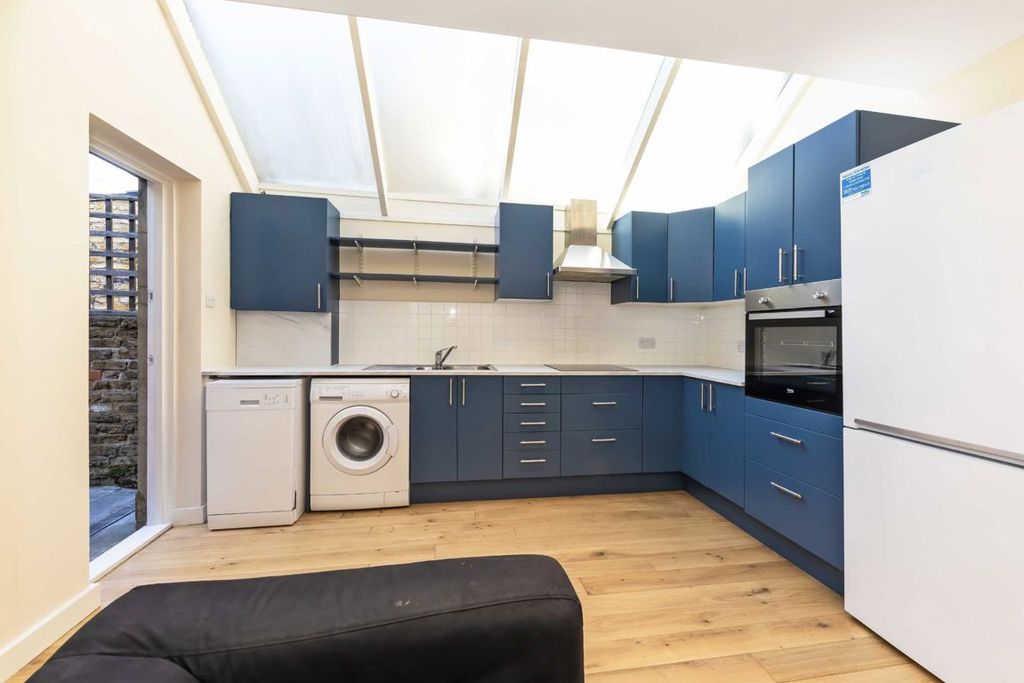 Property photo 3 of 8