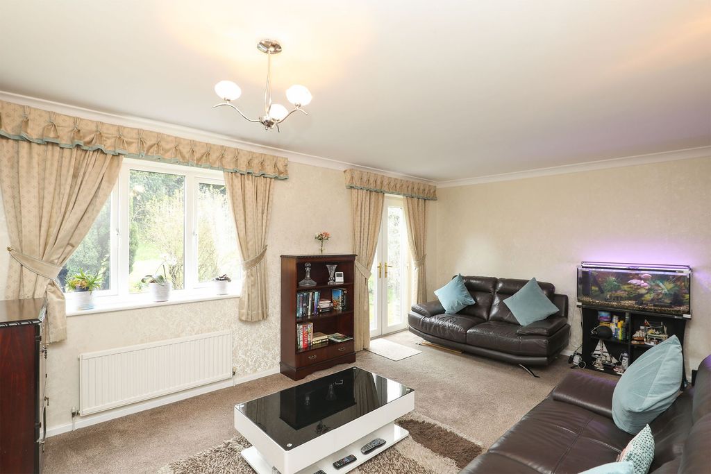 Property photo 3 of 21