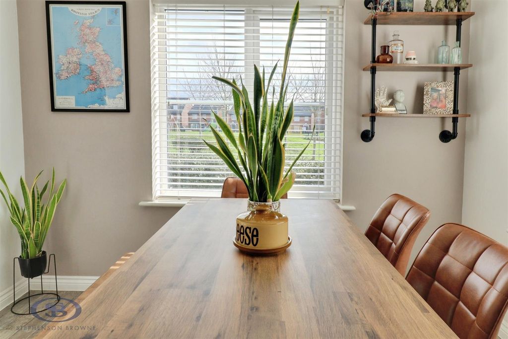 Property photo 2 of 47