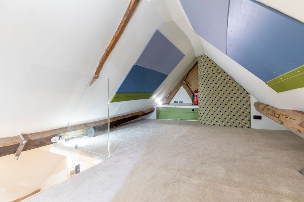 Additional image 9 of 3 bed semi-detached house to rentThe Old Thatch, Grafton GL20