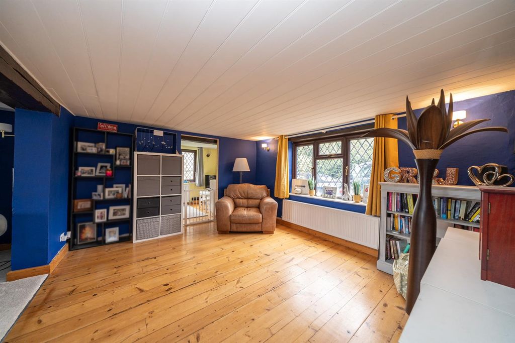 Property photo 2 of 34 18-Leighton-Road-3020.Jpg
