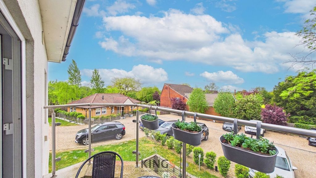 Additional image 4 of 2 bed flat for saleBell Lane, Brookmans Park AL9