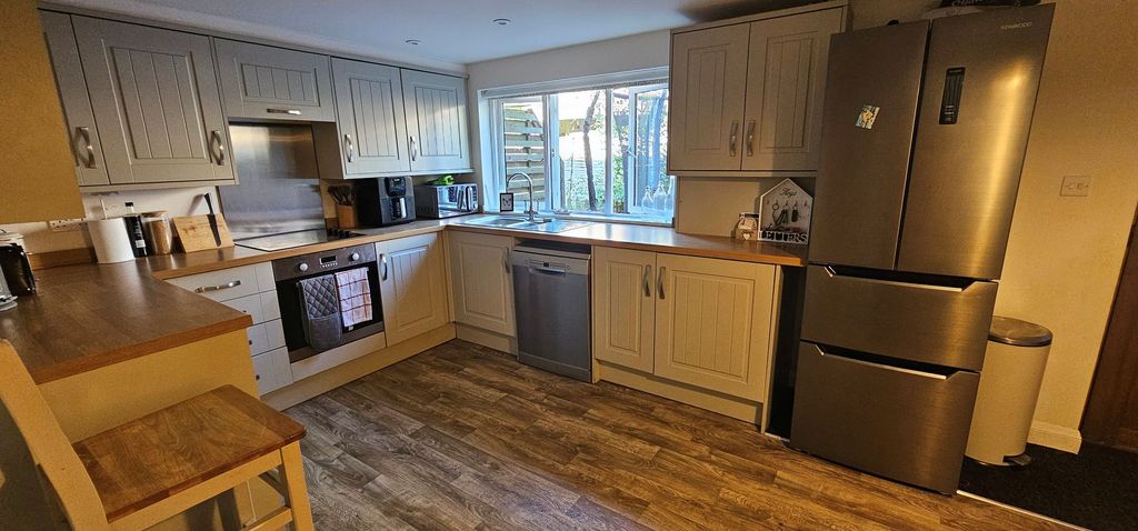 Property photo 2 of 13 Kitchen
