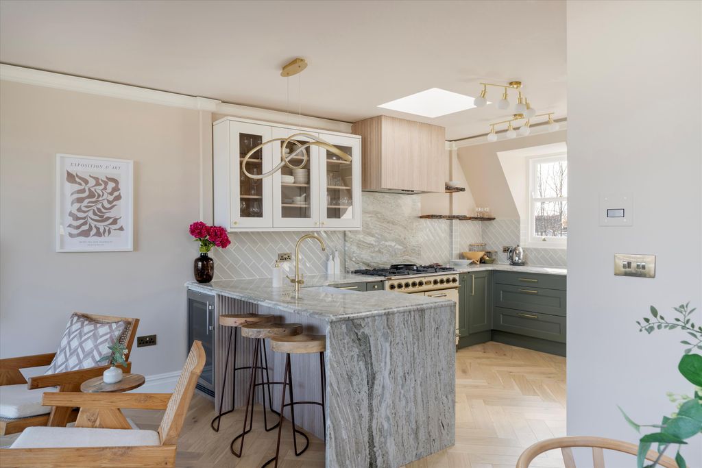 Property photo 1 of 19 Image