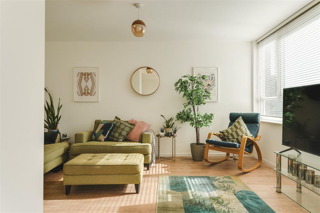 Property photo 1 of 22 Priory Court-3.Jpg