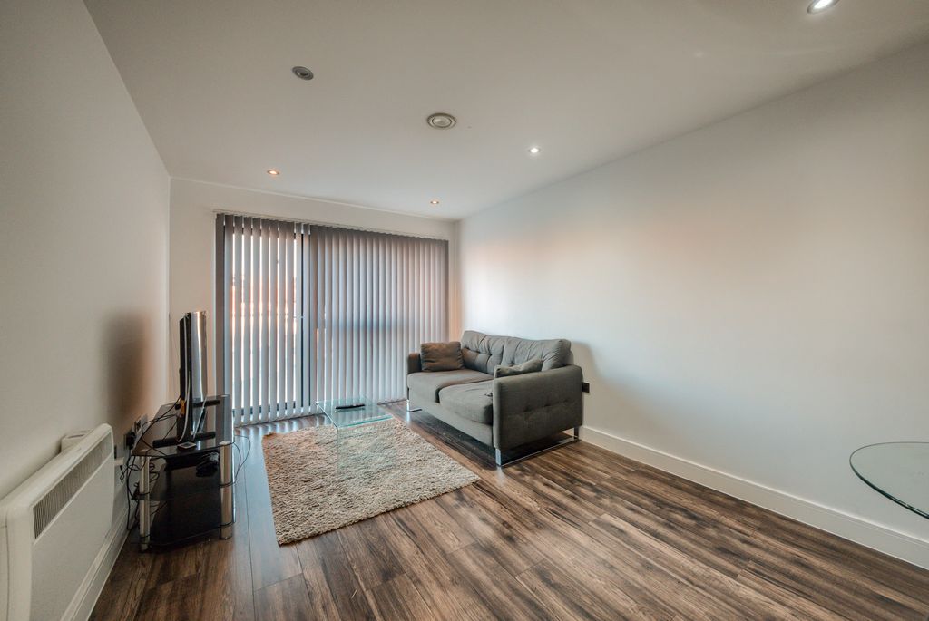 Property photo 2 of 12 Xt5A9211-Hdr(3)