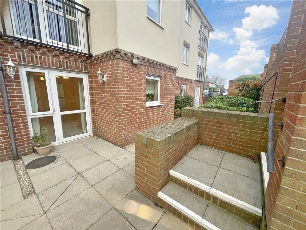 Property photo 3 of 7 External Web