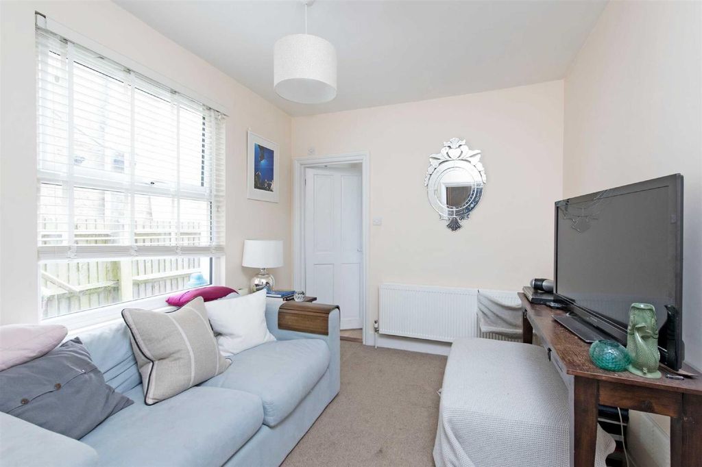 Property photo 2 of 5