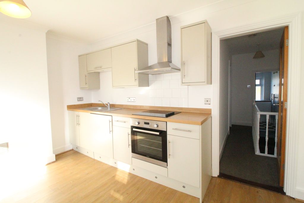 Property photo 3 of 6 Kitchen