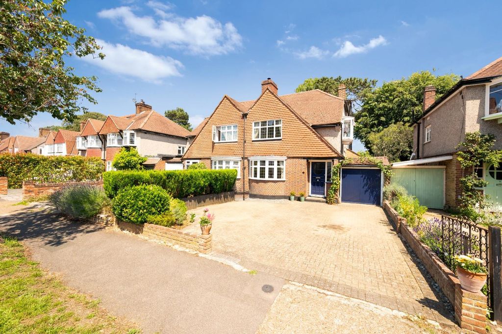 Property photo 1 of 21 Ewell Park Way 6-Extra-23.Jpg