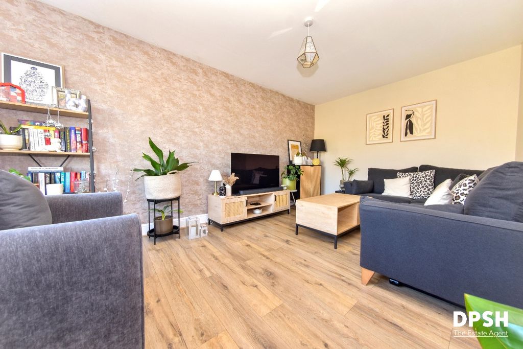 Property photo 3 of 26