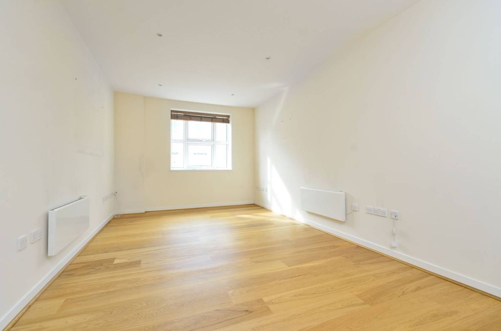 Property photo 2 of 9