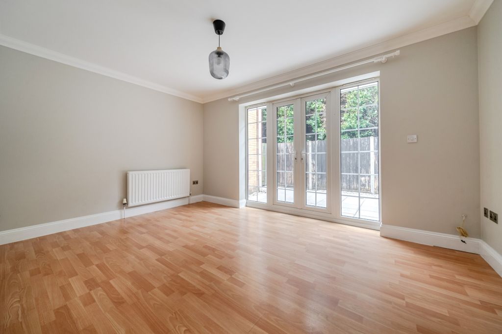 Property photo 2 of 7 Eden Place