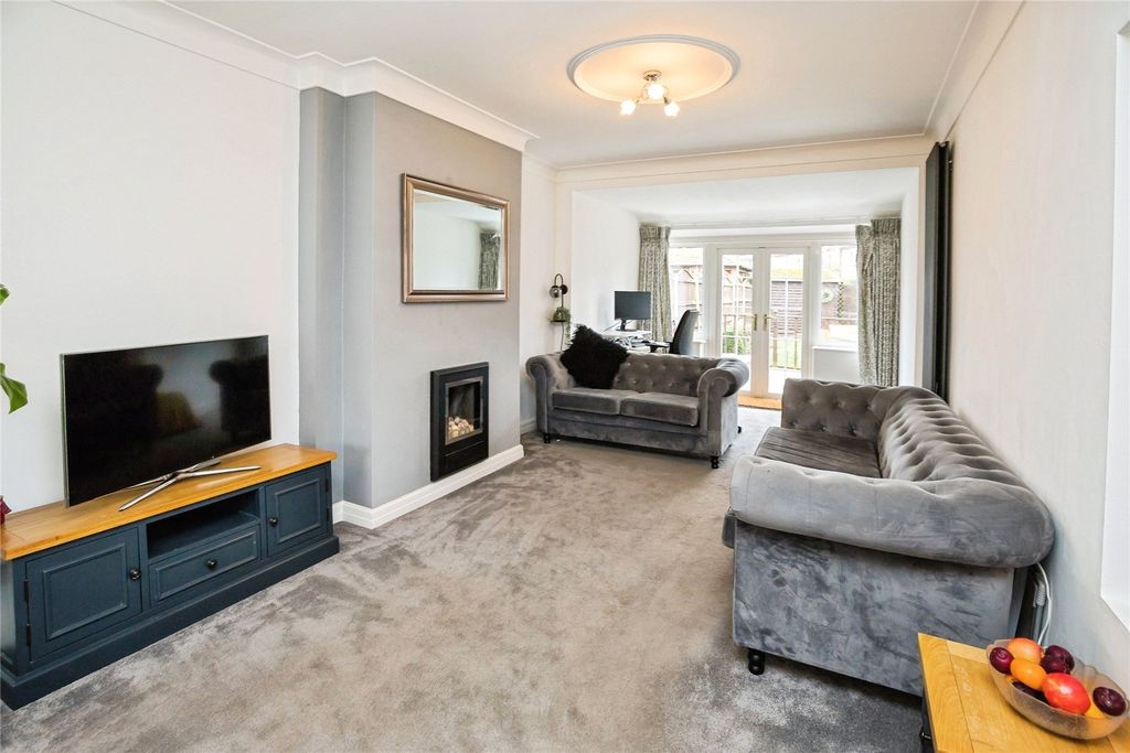 Property photo 2 of 23 Living Room