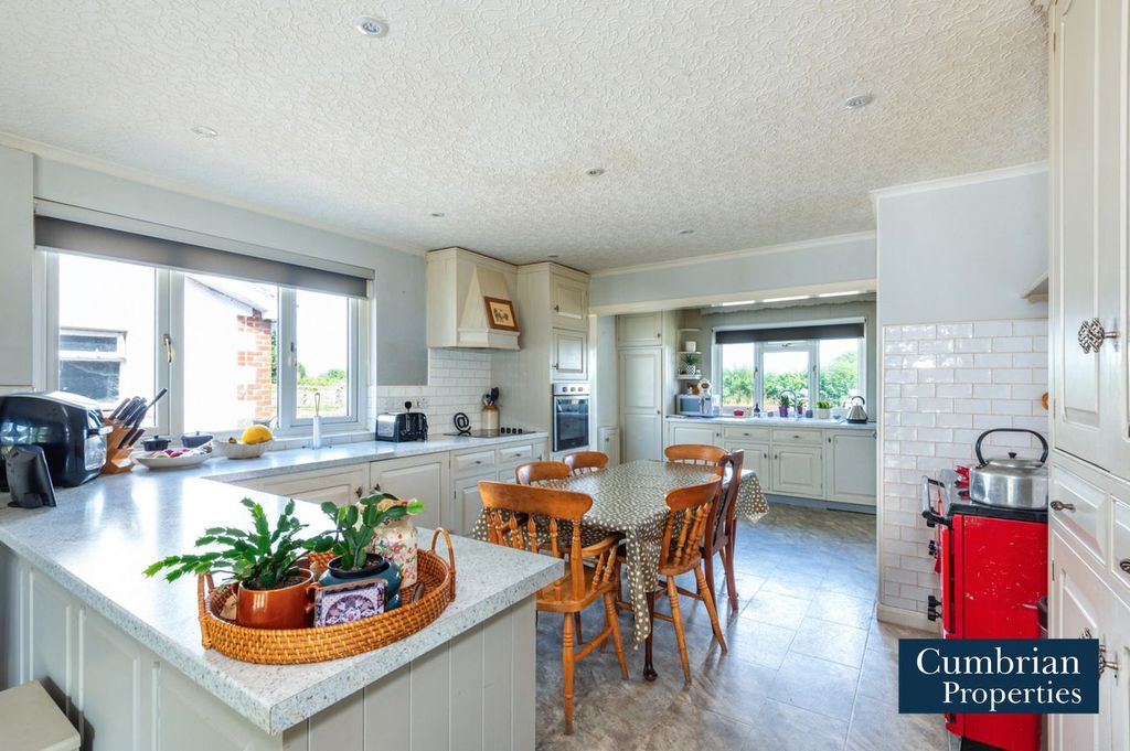 Property photo 2 of 27 Dining Kitchen