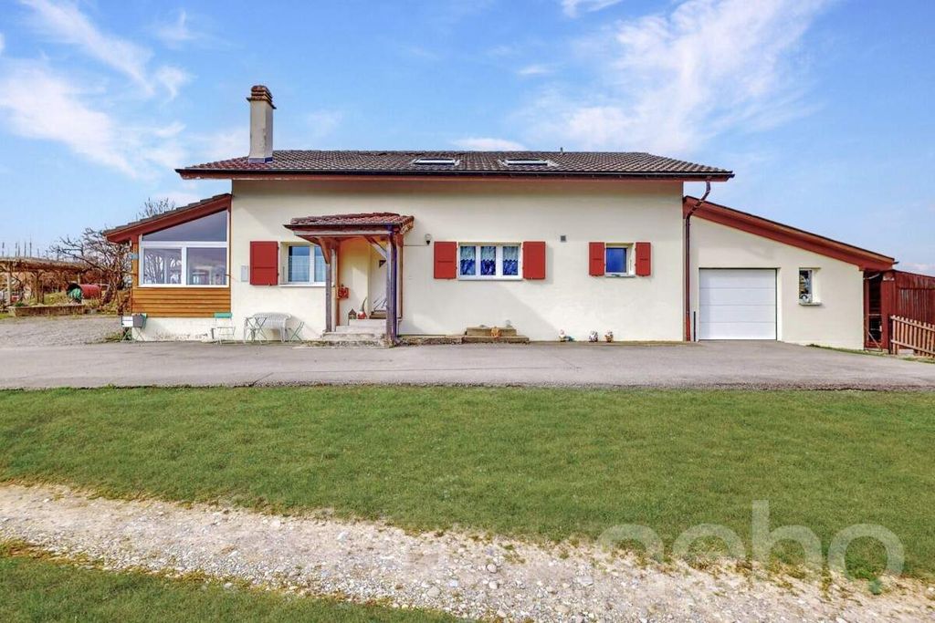 Property photo 2 of 13