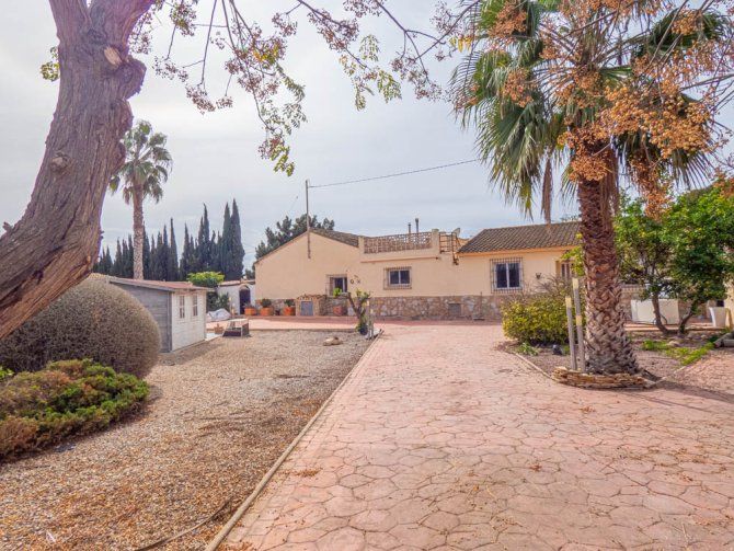 Property photo 1 of 33