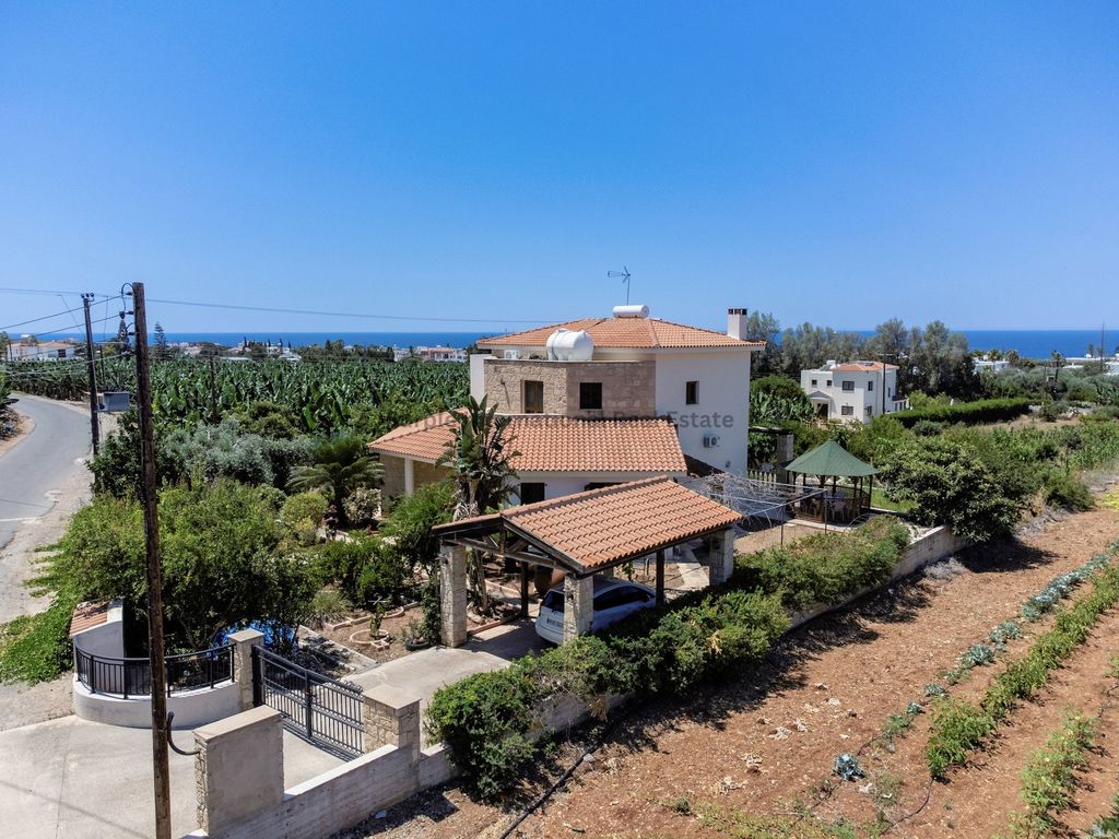 Property photo 3 of 35