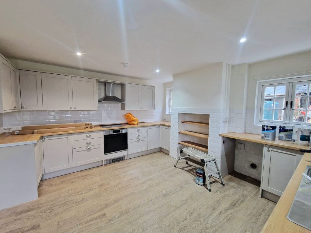 Property photo 2 of 8 Picture No. 03