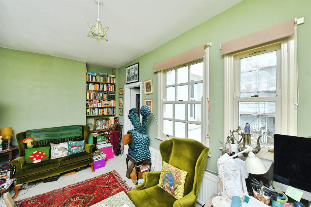 Property photo 3 of 12